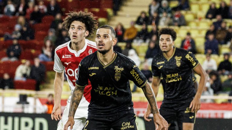 as monaco esports verliest verrassend van fc lorient in een spannende wedstrijd.