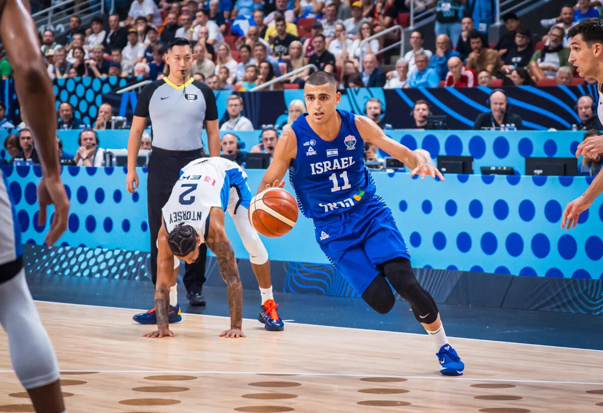 de israëlische basketbalcompetitie is tijdelijk stilgelegd vanwege onvoorziene omstandigheden. blijf op de hoogte van het laatste nieuws en updates.