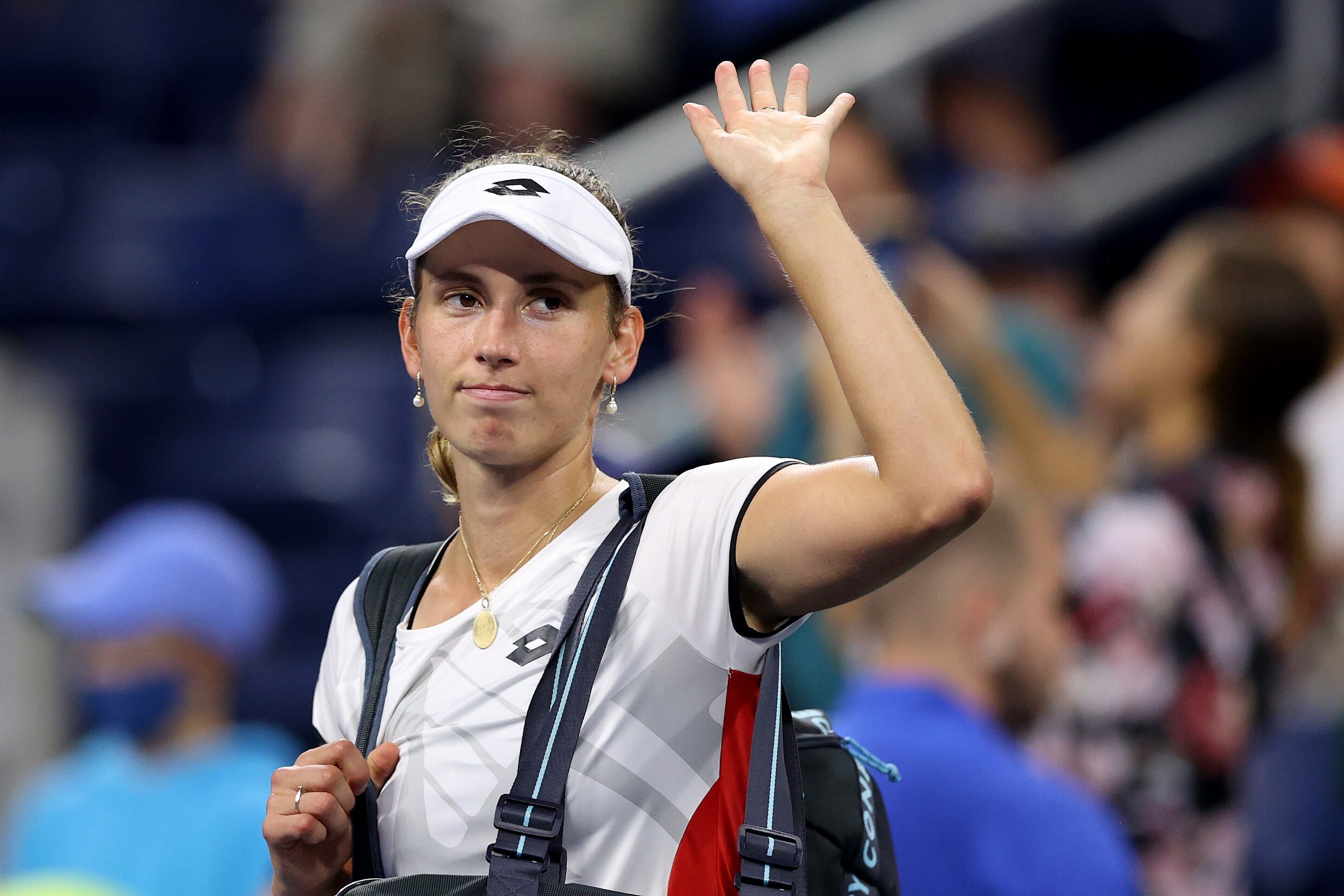 elise mertens begint aan de tweede ronde van het indian wells tennis toernooi. volg haar prestaties en updates hier.