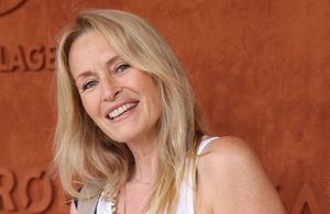 estelle lefébure, emma smet en anderen eren een bekende persoonlijkheid met bijzondere evenementen en tributes.