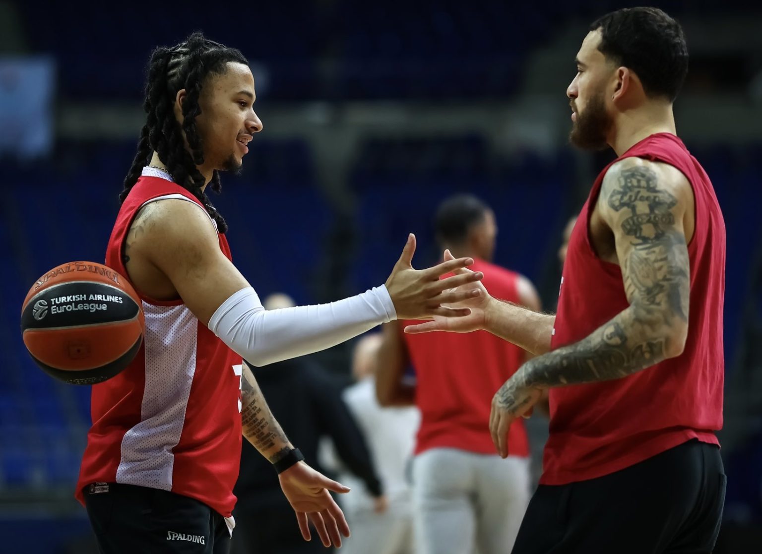paris basketball behaalt derde overwinning in de euroleague en verstevigt positie in het toernooi.