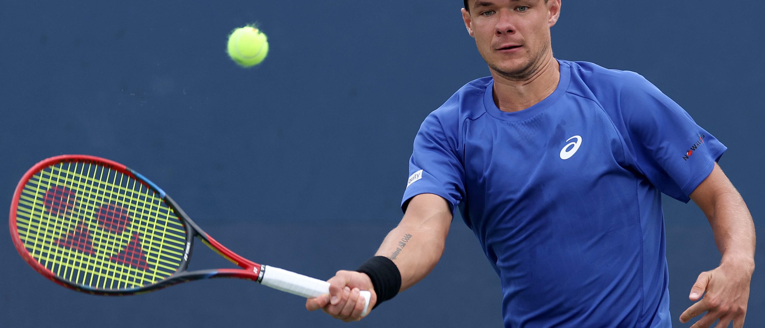 tennis: spelers geëvacueerd in vae na onverwacht incident tijdens toernooi. lees meer over de situatie en gevolgen.