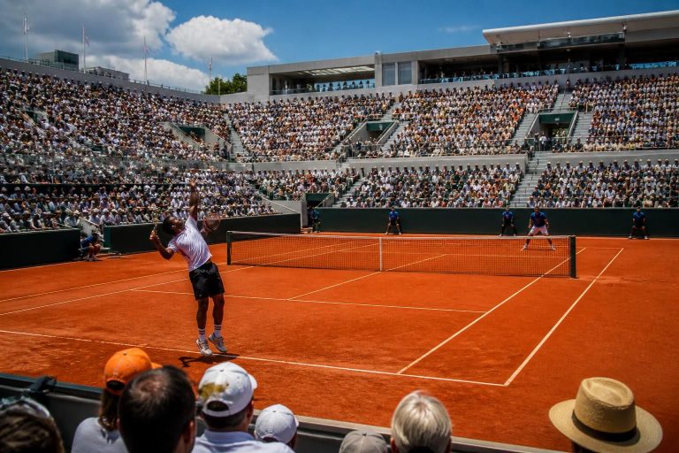 volg de spannende wedstrijd tussen kouamé en tabilo live tijdens roland garros, inclusief real-time score en de einduitslag.