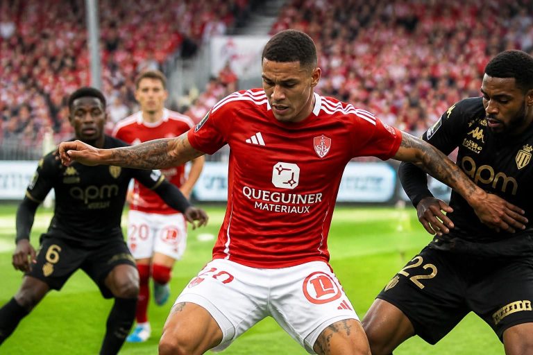 lees het interview met kenny lala van stade brestois over zijn uitdagingen, waarom geluk een rol speelt, en zijn streven om beter te zijn dan de rest.